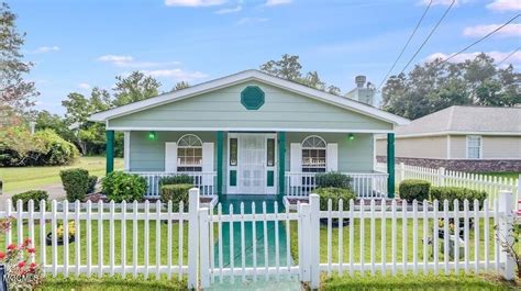 Because these neighborhoods tend to be close-knit and may even be gated or age-restricted, they tend to foster a communal feel where daily or weekly socializing is the norm. . Realtorcom gulfport ms